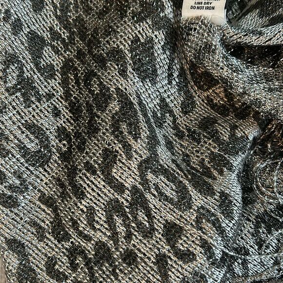NWT Jessica McClintock sparkle and shimmer wrap. - Picture 2 of 4